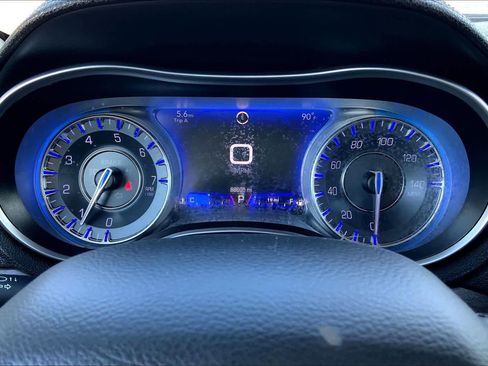 Used 2021 Chrysler 300 Touring image 25