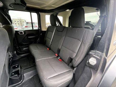 Used 2019 Jeep Wrangler Unlimited Sport S image 23
