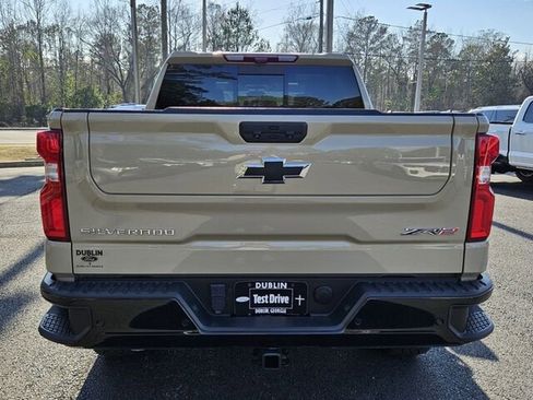 Used 2023 Chevrolet Silverado 1500 ZR2 w/ Technology Package image 13