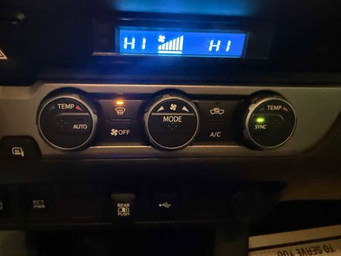 Used 2023 Toyota Tacoma SR5 w/ Technology Package image 31