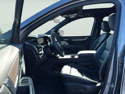 Used 2024 GMC Acadia Denali w/ Super Cruise Package image 24