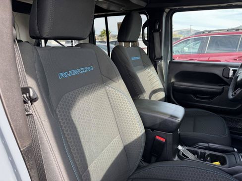 Certified 2025 Jeep Wrangler Unlimited Rubicon 4xe w/ Convenience Group AWD/4WD image 10