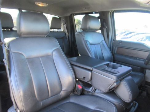 Used 2014 Ford F150 Lariat w/ Lariat Chrome Package image 9