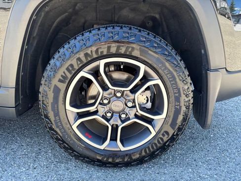 Used 2022 Jeep Grand Cherokee Trailhawk w/ Advanced Protech Group II AWD/4WD image 26