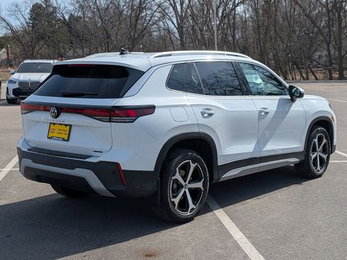 New 2026 Volkswagen Tiguan SE AWD/4WD image 2