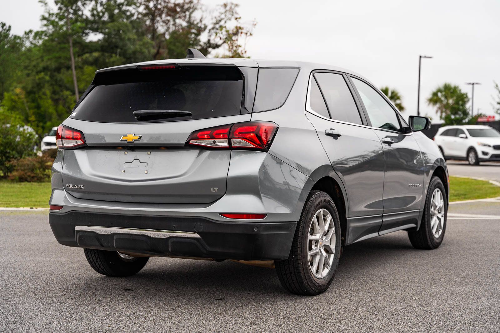Used 2024 Chevrolet Equinox LT w/ Driver Convenience Package FWD image 7
