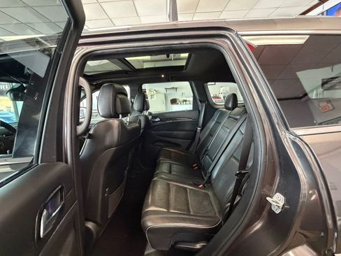 Used 2020 Jeep Grand Cherokee Overland AWD/4WD image 44