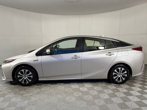 Used 2021 Toyota Prius Prime Limited image 3