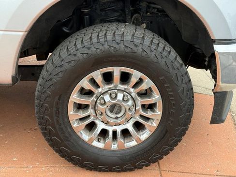 Used 2022 Ford F250 XLT w/ XLT Premium Package AWD/4WD image 11