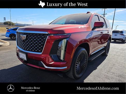Used 2025 Cadillac Escalade Luxury image 1