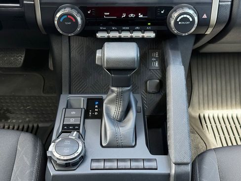 Certified 2024 Toyota Tacoma SR5 AWD/4WD image 24