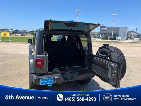Used 2024 Jeep Wrangler Unlimited Rubicon 4xe AWD/4WD image 15