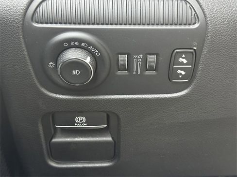 Used 2024 Jeep Wagoneer L Series II w/ Flexible Seating Group image 25