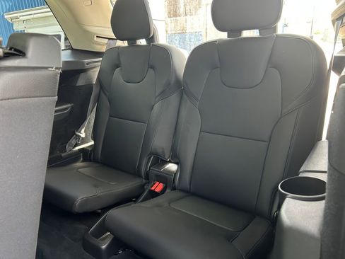 Used 2018 Volvo XC90 T6 Momentum w/ Convenience Package AWD/4WD image 34