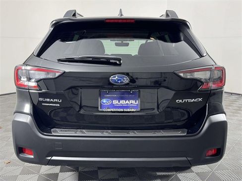 Used 2025 Subaru Outback Premium image 9
