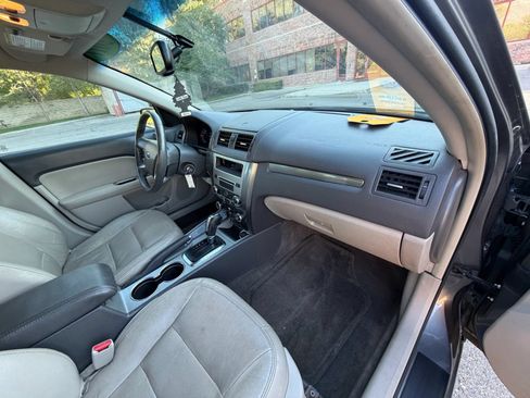 Used 2011 Ford Fusion SEL FWD image 19