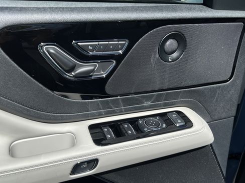 New 2025 Lincoln Aviator Reserve image 29