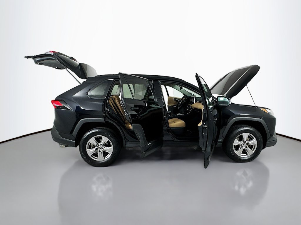 Used 2023 Toyota RAV4 LE AWD/4WD image 26