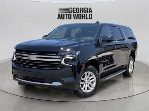 Used 2022 Chevrolet Suburban LT RWD image 3