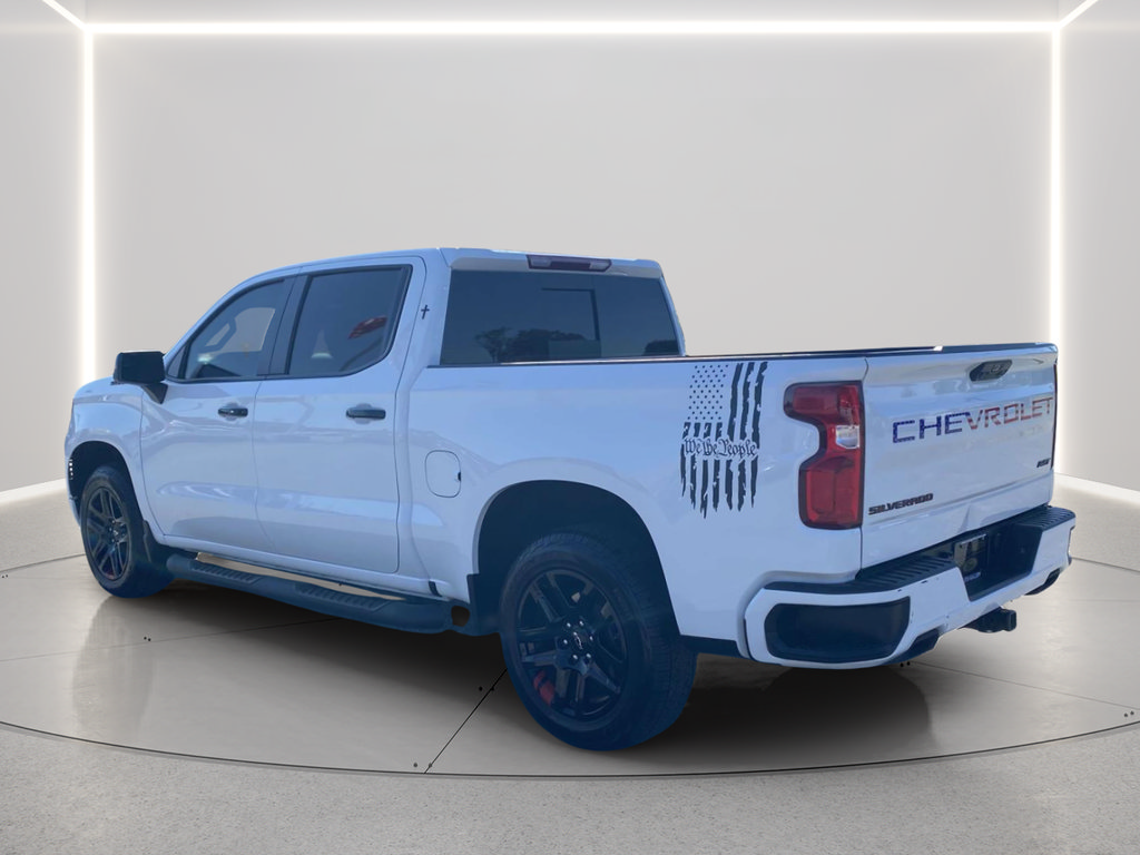 Used 2024 Chevrolet Silverado 1500 RST w/ Redline Edition AWD/4WD image 2