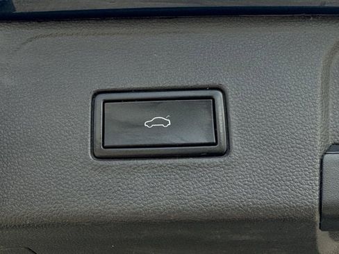 Used 2021 Volkswagen Atlas SEL image 37