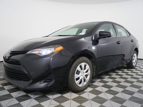Used 2017 Toyota Corolla L FWD image 7
