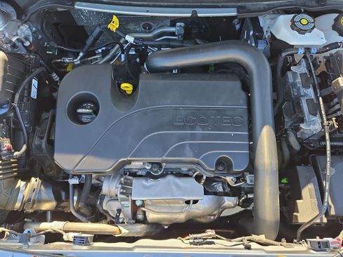 Used 2024 GMC Terrain SLE image 13