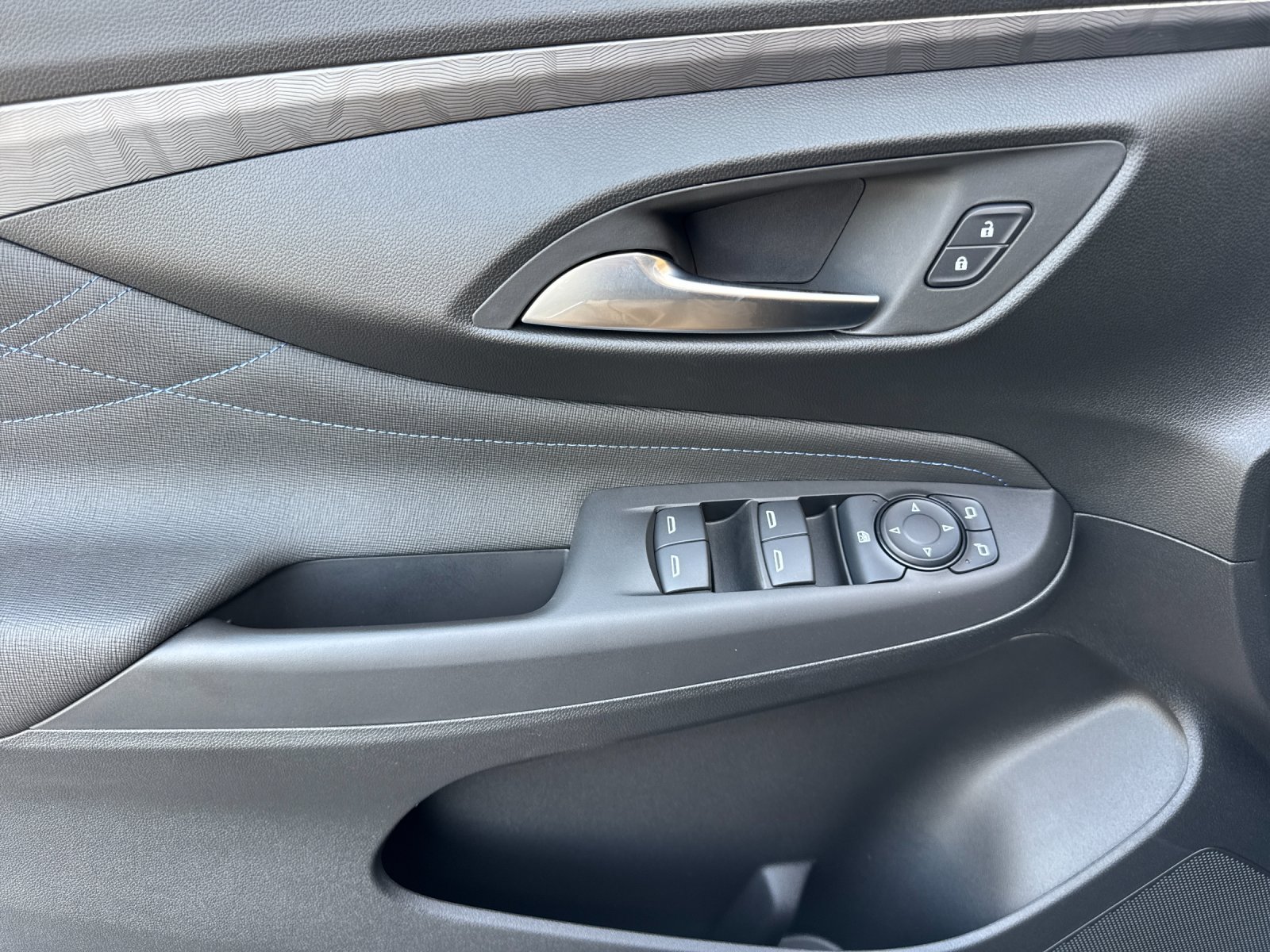 New 2026 Buick Envista Sport Touring w/ Convenience I Package FWD image 11