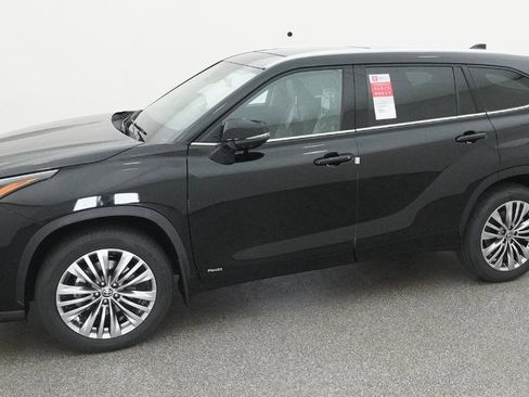 New 2026 Toyota Highlander Platinum AWD/4WD image 22