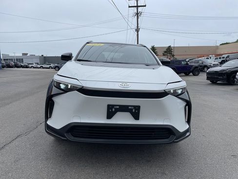 Used 2024 Toyota bZ4X AWD w/ Weather Package image 5
