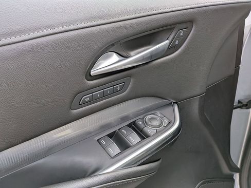 Used 2025 Cadillac XT4 Premium Luxury image 14