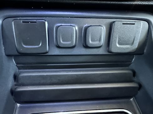 Used 2018 Chevrolet Silverado 1500 LT w/ All Star Edition image 45