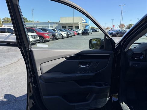 New 2025 Honda Pilot Touring image 28