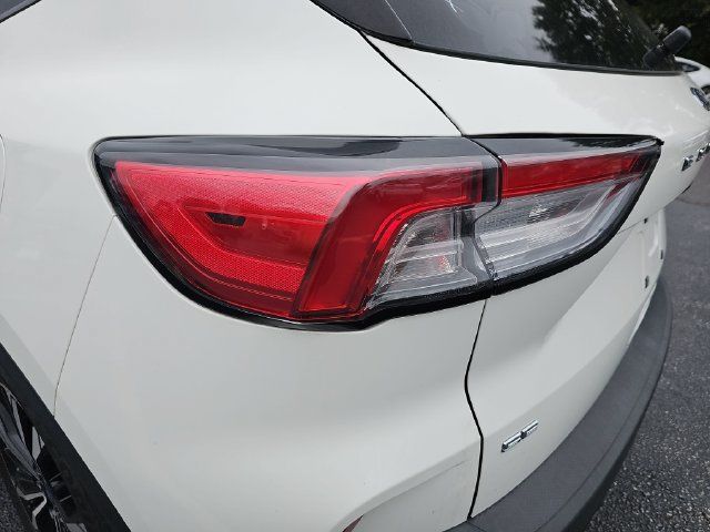 Used 2022 Ford Escape SE w/ SE Sport Appearance Package FWD image 35