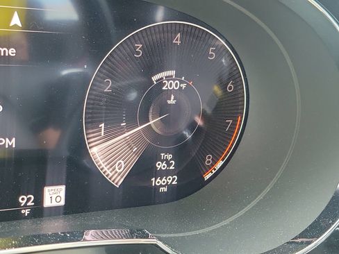 Certified 2023 Bentley Bentayga AWD/4WD image 40