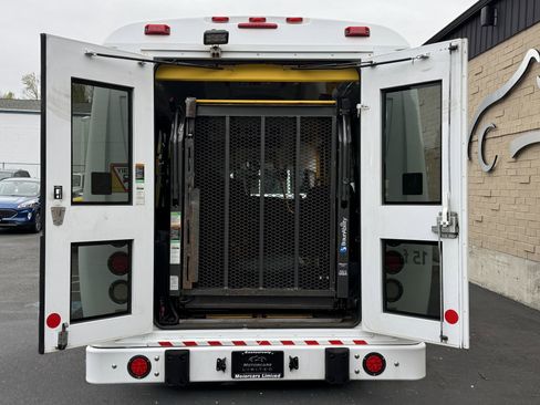 Used 2014 Chevrolet Express 3500 image 13