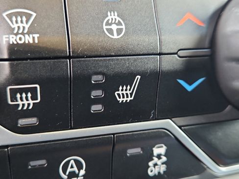 Used 2020 Jeep Gladiator Sport w/ Quick Order Package 24S image 23