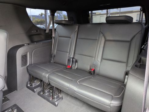 Used 2022 GMC Yukon XL Denali image 32