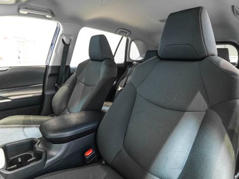 Certified 2025 Toyota RAV4 XLE AWD/4WD image 6