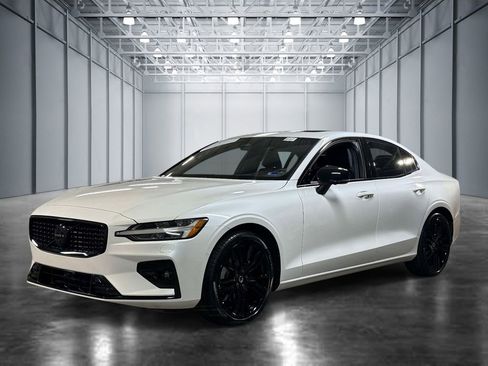 Used 2023 Volvo S60 B5 Plus w/ Climate Package FWD image 1