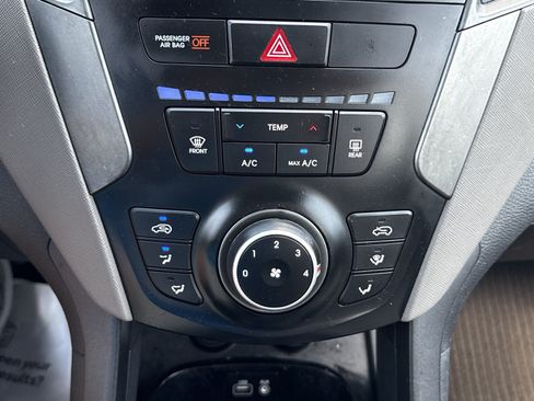 Used 2018 Hyundai Santa Fe Sport FWD image 22