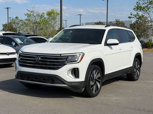 Used 2024 Volkswagen Atlas SE image 23