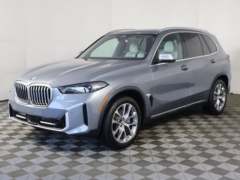 Used 2024 BMW X5 xDrive40i w/ Parking Assistance Package image 8