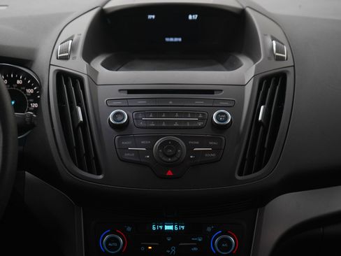 Used 2018 Ford Escape SE w/ Ford Safe & Smart Package FWD image 15