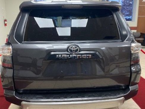 Used 2019 Toyota 4Runner TRD Off-Road image 7