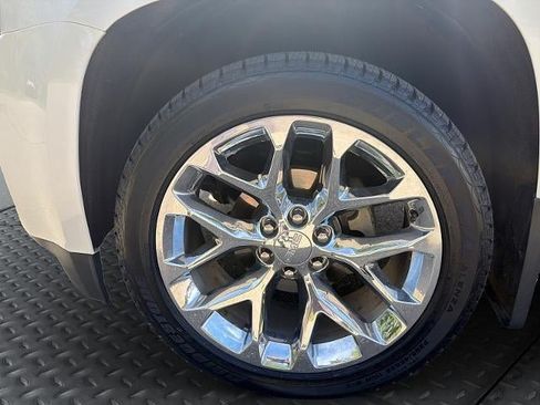 Used 2018 GMC Yukon Denali w/ Open Road Package AWD/4WD image 10