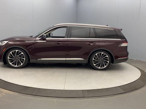 Used 2021 Lincoln Aviator Reserve w/ Equipment Group 202A AWD/4WD image 2
