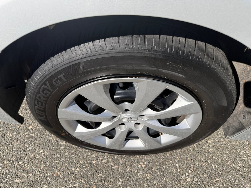 Used 2025 Toyota Corolla LE FWD image 24