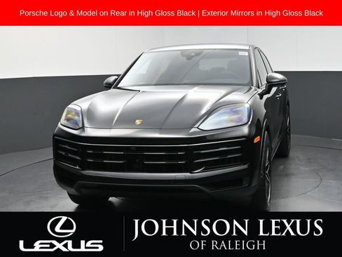 Used 2024 Porsche Cayenne Coupe AWD/4WD image 5