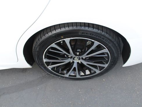 Used 2018 Toyota Camry SE w/ Audio Package FWD image 14